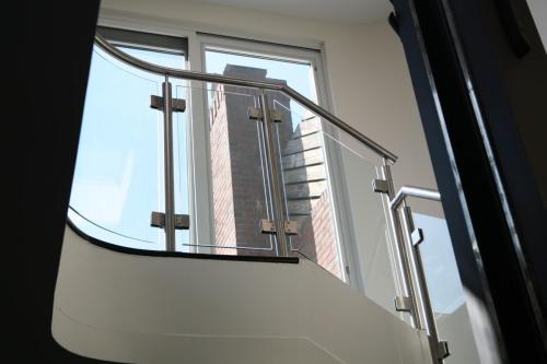 Frameless Glass Railing